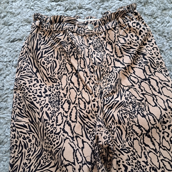 Divided | Tan & black cheetah print skinny women' Jean with stretchy waist - Picture 3 of 11